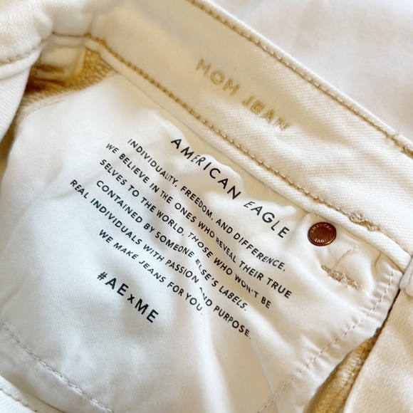 American Eagle White Ripped Straight Leg Mom Denim Jeans women size 4 - Picture 7 of 7